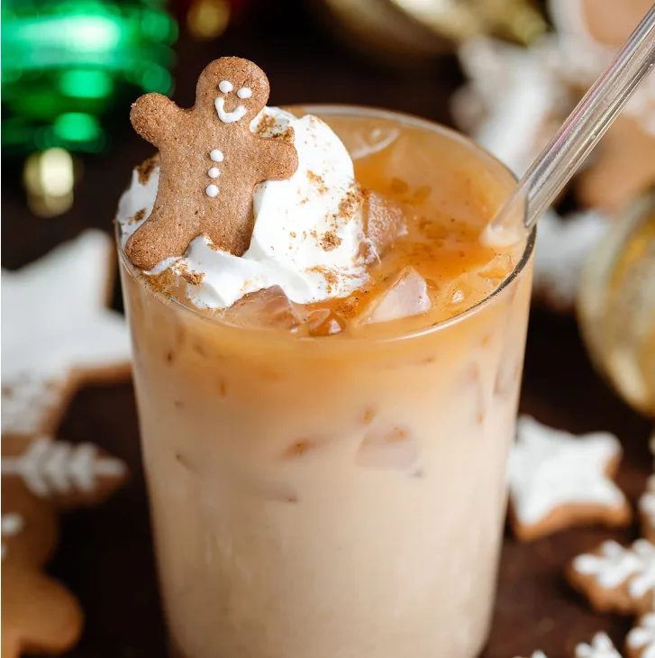 Iced Gingerbread Oatmilk Chai Latte